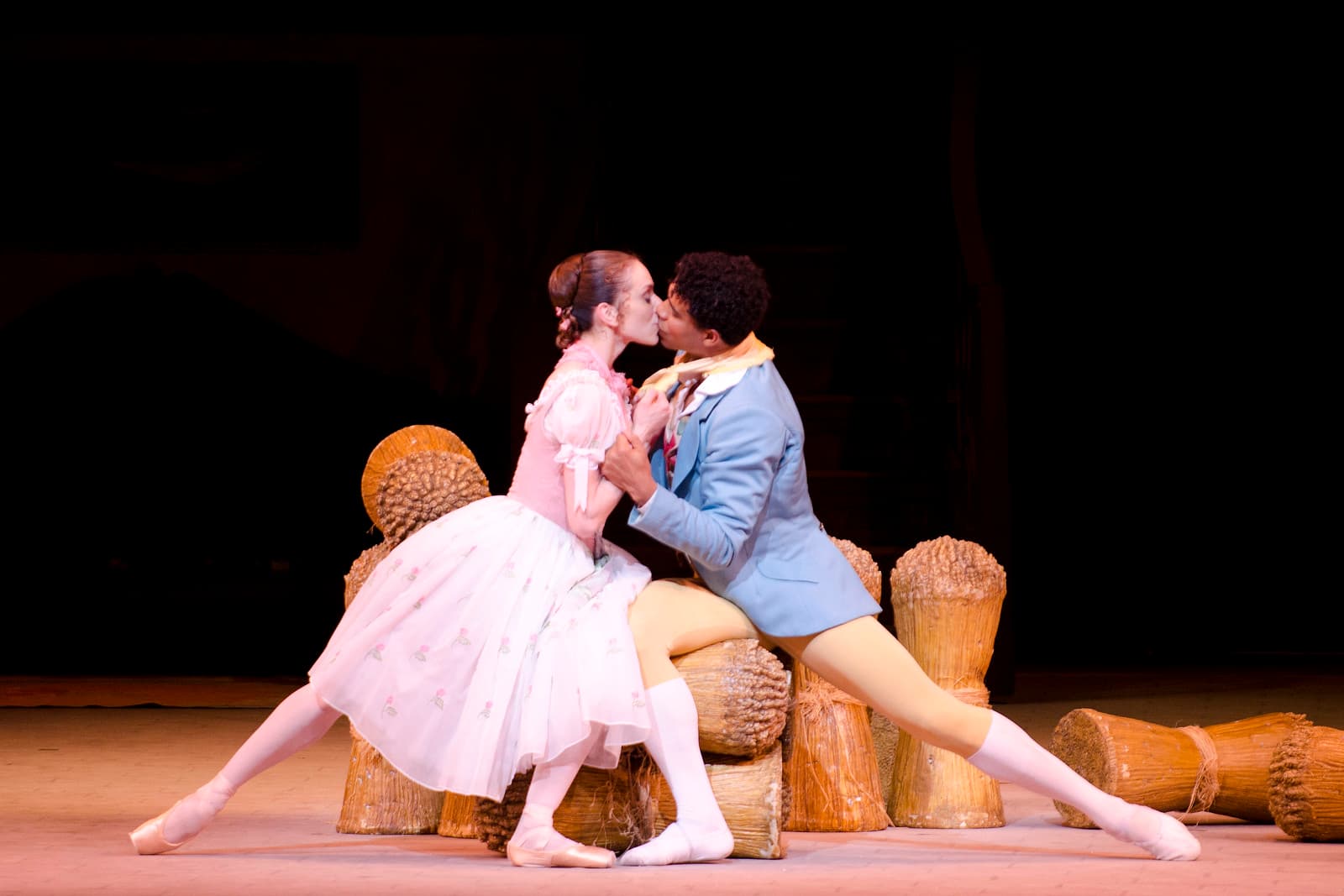 Marianela Nuñez and Carlos Acosta in La Fille mal gardée, The Royal Ballet